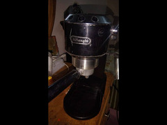 ماكينة قهوة سبريسو ماركة ديلونجي