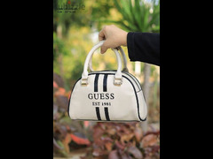 Guess 
Size : 24*15 - 2