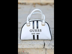 Guess 
Size : 24*15 - 4