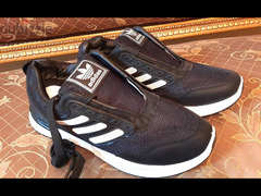 حذاء ماركة ( Adidas ) مقاس 45 . جديد لانج لم يستخدم . اللون : اسود - 4