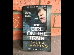 THE GIRL ON THE TRAIN BOOK