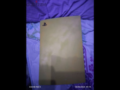 it is a PS5 normal and it comes with 5 free games feel free to contact