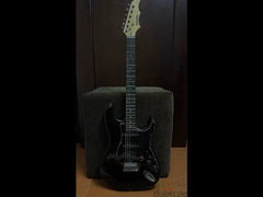 suzuki black electric guitar - 1