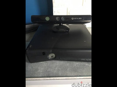 xbox 360 in a very good condition and has original camera Kinect