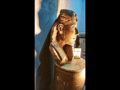 راس تمثال فرعونى صخرى