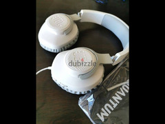 JBL quantum 100. gaming headphones.