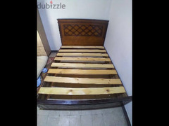 للبيع سرير خشب كبير بالملل ١٦٠ سم