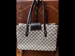 Gucci first copy used ladies hand bag - 3