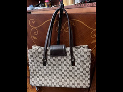 Gucci first copy used ladies hand bag - 4