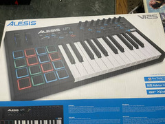 Alesis VI25 Midi Keyboard - 5