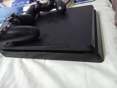 slim   with cables and two hand PS4 - 2