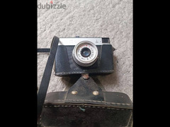 كاميرا قديمه بالافلام