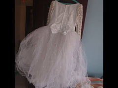 فستان زفاف تل مطرز