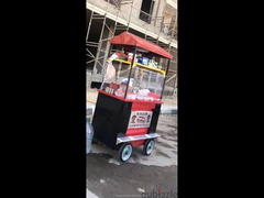 للبيع عربية عرض جديدة للمأكولات السريعه بداخل القاهرة المعادي