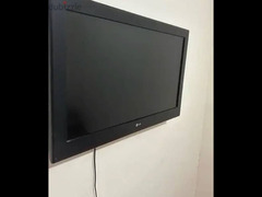 2 LG TV’s