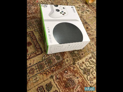 Xbox series s . . with controller & box - 3