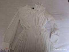 فستان ابيض شيفون تصميم راقي - 3