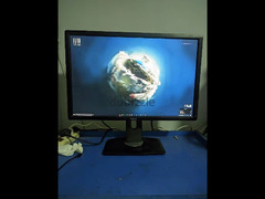 شاشة Dell TFT LCD ٢٤ بوصه للجرافيك والالعاب مفهاش خدش