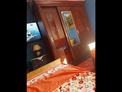 غرفة نوم شبابي مكونة من دولاب و٢ سرير متر وعشرين وكومود - 3