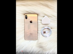 iphone xs max gold 256 giga with charger