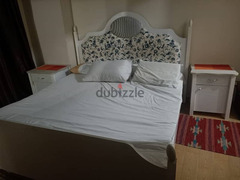 سرير ١٨٠ سم مع ٢ كمود ومرتبة استعمال خفيف - 2
