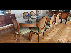 Classic/antique Dining room