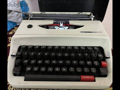 آلة كاتبة قديمة Hermes Baby S - 2