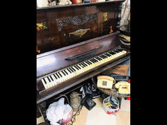 بيانو الماني قديم شغال اصابع عاج ثلاثة بدال
