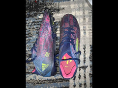 حذاء ميسي بعد هدفه ال١٠٠ مع منتخب الارجنتين - 2