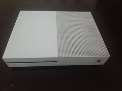 Xbox One S with Kinect and 2 controllers and 1 game and accessories
