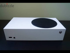 Xbox series s مستعمل للبيع استعمال اقل من ٣ شهور