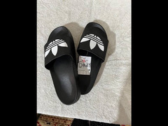 Adidas slipper - 3