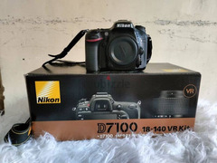 Nikon 7100  used like new - 3
