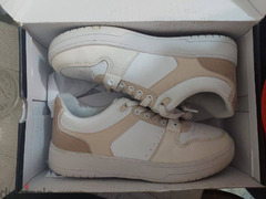 حذاء ابيض و بيج sneakers white and beige shoes (joy and roy)