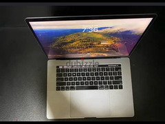 Apple- Macbook pro 15 inch - 2018, i7, 16GB - 2