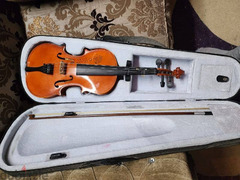 used violin for sale in perfect condition / كمان مستعمل