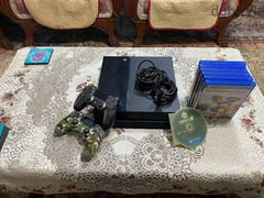 Fat playstation 4 1Tb, 2Controllers and games - 3
