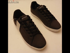 TAHARI Shoes New & Original Size 43. 
حذاء تاهاري جديد وأصلي مقاس 43 - 1