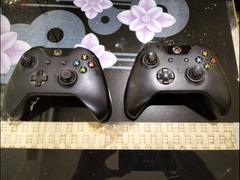 Xbox one + 2 controllers - 2