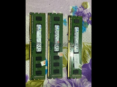 يوجد تلات رامات للبيع 4gb ddr3