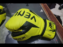VENUM 14 Oz boxing gloves - 3