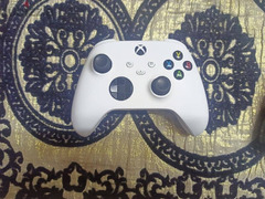 Xbox series s للي مش عارف ده جيل جديد يعني زي البلاستشين 5 - 5