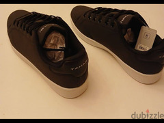 TAHARI Shoes New & Original Size 43. 
حذاء تاهاري جديد وأصلي مقاس 43 - 6